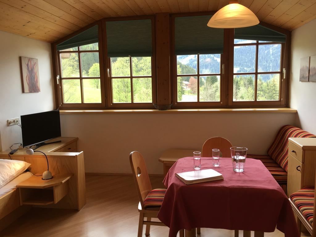 Appartement Dertnig วาไกรน์ ภายนอก รูปภาพ